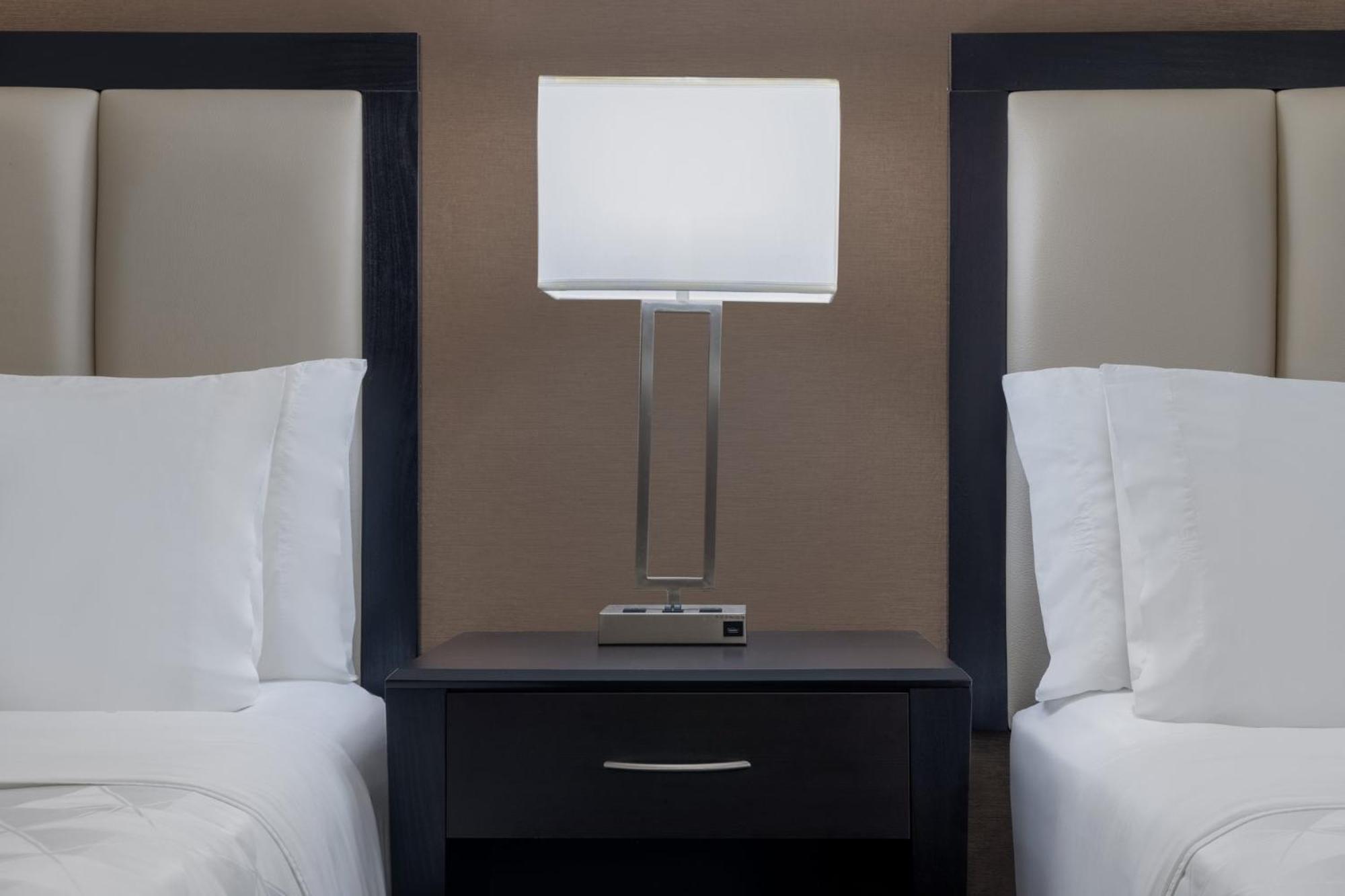 Holiday Inn Des Moines-Airport Conf Center By Ihg Екстер'єр фото